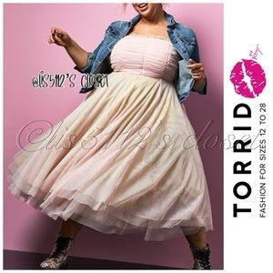 Torrid x Betsey Johnson Rockabilly Strapless Rainbow Tulle Midi Dress 18 2X